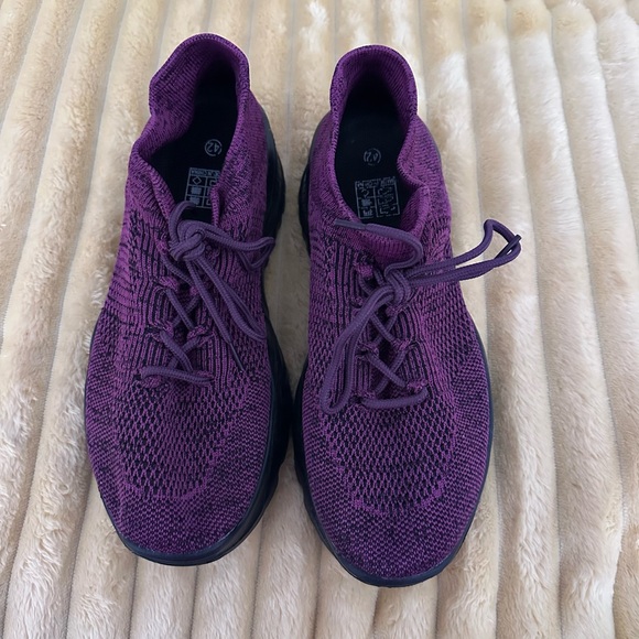 Ruibao “TikTok” comfort sneakers, size 42/10.5 in purple and black. Like new! - Picture 1 of 6